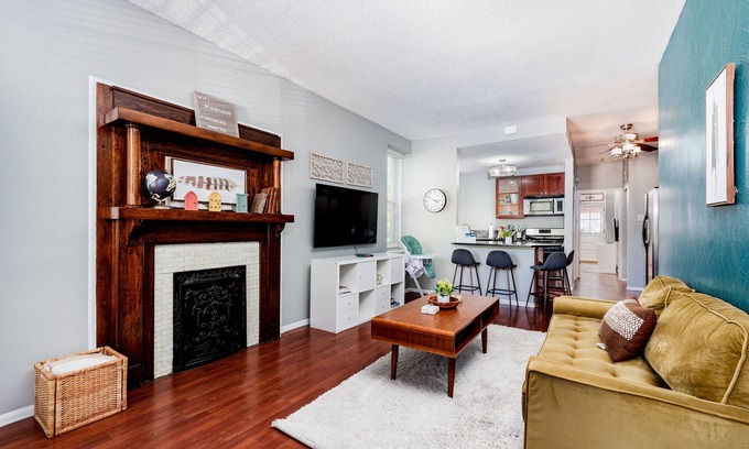 Downtown St. Louis House | Discover McKinley Heights Duplex with Spa & Family Amenities