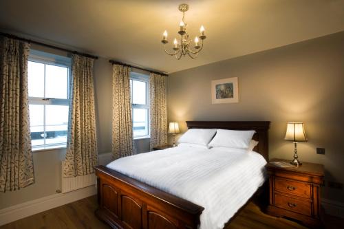 Mulranny House | Seaside Retreat at McLoughlins Of Mulranny - Rated 8.3/10