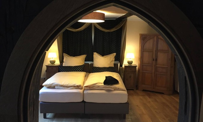 Fulda House | Delightful McMüller's Kemenate Fulda: Spa & Family-friendly