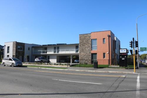 Edgeware Hotel | Relax at MCM Motel Christchurch - 4-Star Comfort Awaits