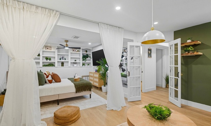 Waldorf House | Experience Maryland’s Pulse Southern Retreat with Family Amenities