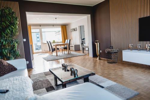 Bayreuth Apartment | Modern Designer Apartment with Kitchen and Balcony at ME Homes