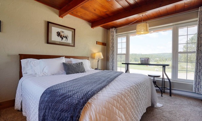 Hot Springs Cabin | Unforgettable Meadow Cabin at Highland Meadows - Rated 10/10
