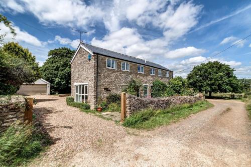 Bicester House | Pet-Friendly Retreat at Meadow Cottage - Guest Rated 9.8