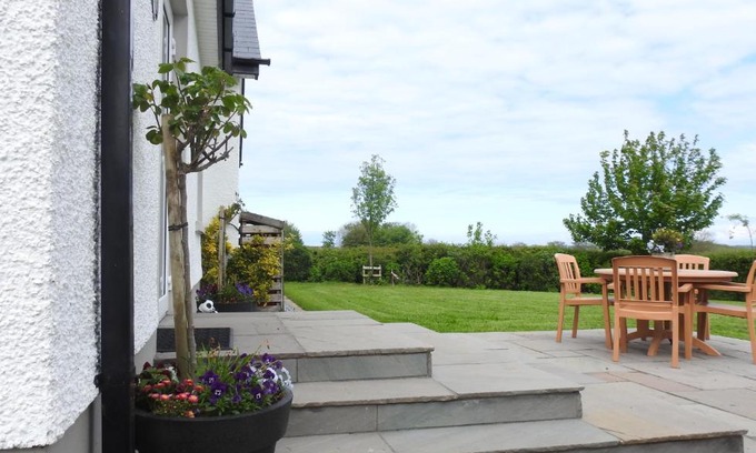 Bushmills House | Pet-Friendly Meadow Cottage: 4-Star Retreat with Top Reviews