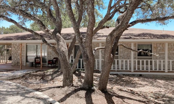 Wimberley House | Family-Friendly Meadow Creek House with Pet Amenities