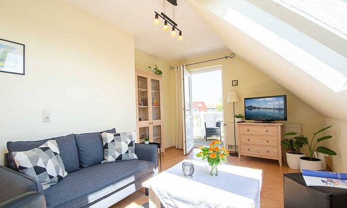 Kuehlungsborn Apartment | Meadow Ground 18: Oceanfront Stay with Family-Friendly Perks