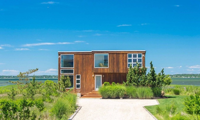 Village of Southampton House | Experience Oceanfront Comfort at Meadow Lane Beach House