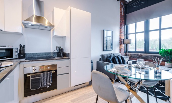 Offerton Apartment | Top-Rated Meadow Mill | Family-Friendly 1-Bedroom Retreat