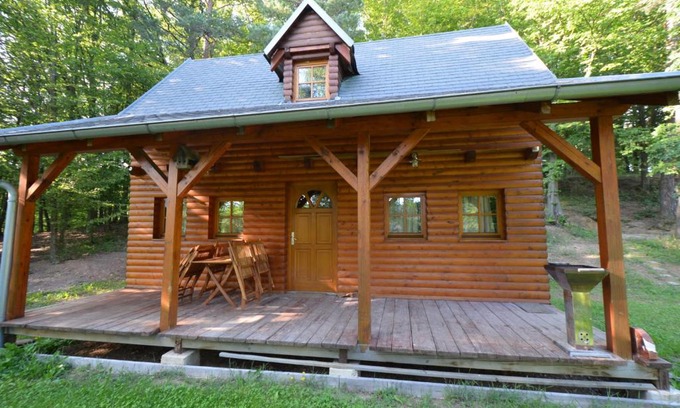 Zelechovice nad Drevnici House | Pet-Friendly Meadow Ranch Holiday Home - Guest Rated 9.8