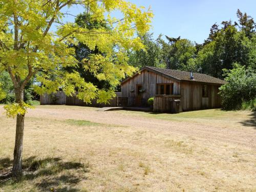East Harling House | Meadow View: 4-Star Pet and Child-Friendly Retreat