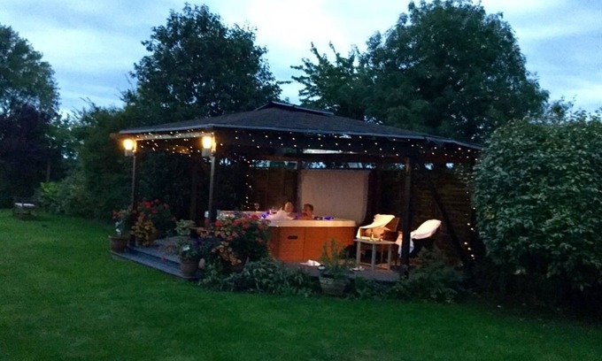 Wighton House | Top-Rated Meadow View Guest House with Breakfast & Kitchen