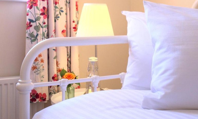 Totnes House | Inviting Meadowbrook House: Child-Friendly Getaway with 9.6/10 Rating