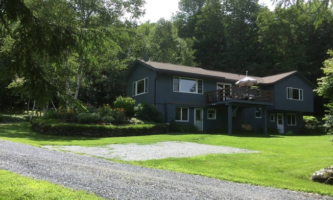 Waterbury Apartment | Scenic Meadows: Lake View, Spa & 9.8/10 Guest Rated