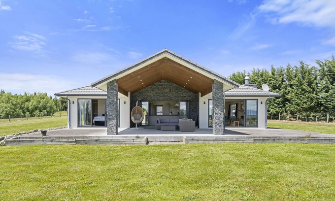 Dyerville House | Welcoming Meadowscape Hideaway - Family-Friendly Escape