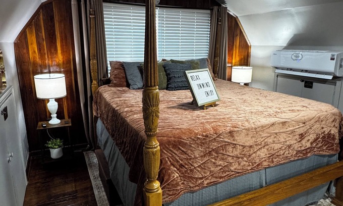 Hillsboro House | Experience Meadowview Guest House - 10/10 Rating & Pool