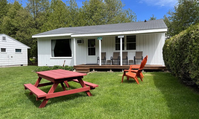 Ephraim Cottage | Cozy Meadowview II at Ephraim Beach - Rated 10/10!