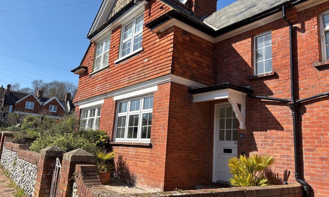 Meads Cottage | Meads Garden Cottage - close to seafront and South Downs