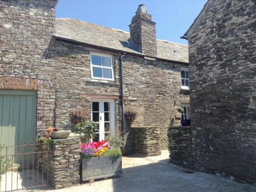 Trebarwith House | Stay at Meadwell: Family-Friendly 4-Star Retreat