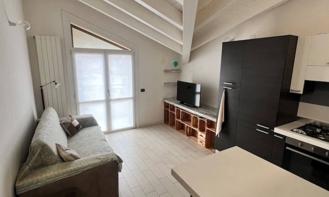 Buccinasco Apartment | Pet-Friendly Retreat at Meatball Attic with Breakfast & Kitchen