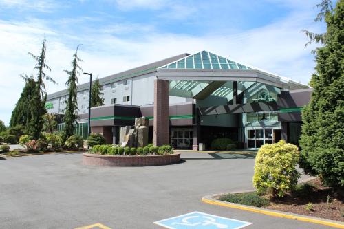 Arlington Hotel | Pet-Friendly Medallion Inn and Suites with Ocean Views