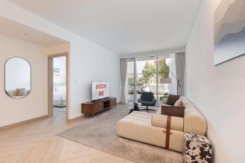 Al Sufouh 1 Apartment | Media City sleeps 2 with Big Private Balcony