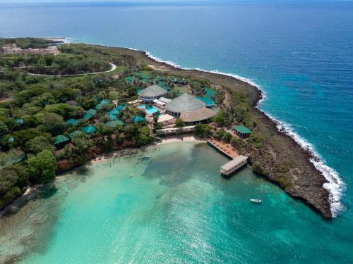 Roatan Resort | Relax at Media Luna Resort & Spa with Oceanfront Views