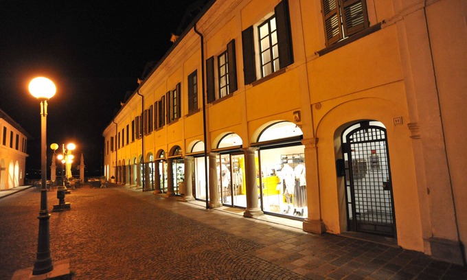 Iseo House | Explore the Medieval Field Gate House with Breakfast & Kitchen