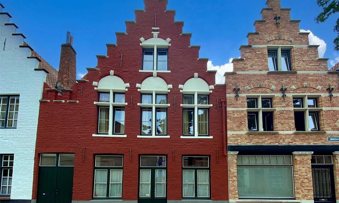 Historical Center Bruges Apartment | Historic Medieval Studio with Kitchen & Breakfast Included