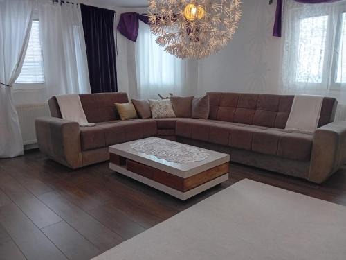 Ilidza Apartment | Pet-Friendly Medina: Pool Access & High Guest Ratings
