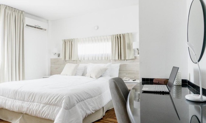 Centro Hotel | Relax at Mediterráneo Hotel y Spa with Oceanfront Amenities
