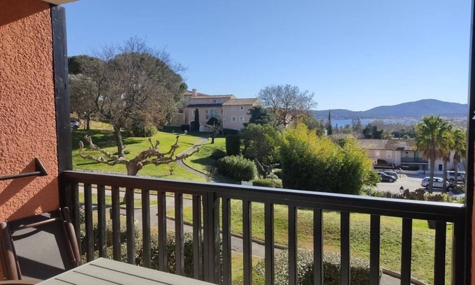 Les Restanques Apartment | Idyllic Stay at Aux Parcs de Grimaud: Pool & Ocean Views