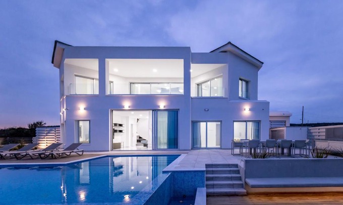 Agios Theodoros Villa | Beachfront Villa with Pool and Ocean Views - 4-Star Stay