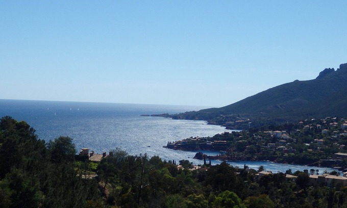 Theoule-sur-Mer Apartment | Experience Mediterranean Bliss with Oceanfront Amenities