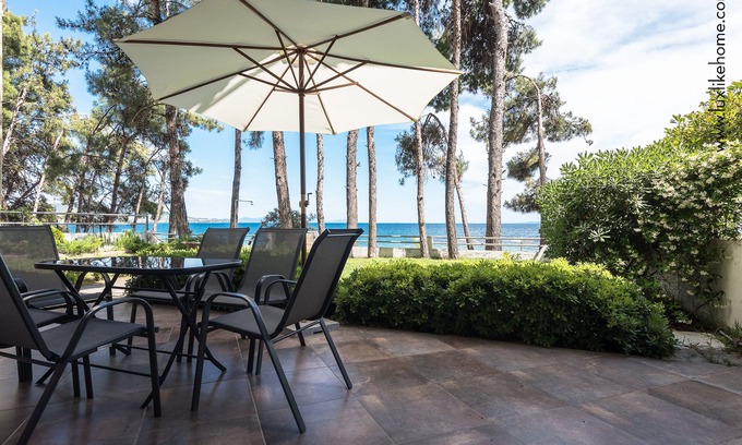 Kalyves Polygyrou House | Beachfront Bliss at Luxlikehome Mediterranee House