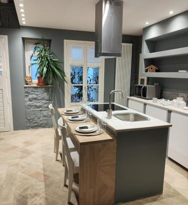 Roiano-Gretta-Barcola-Cologna-Scorcola Apartment | Dreamy Oceanfront Stay at Medium Miramare Appartamento