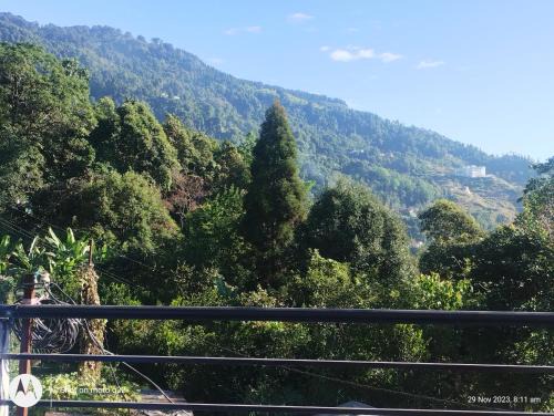 Takdah House | Cozy Meera Homestay: Family and Pet-Friendly Retreat