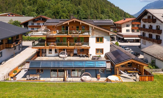 Pertisau Apartment | Discover Meerberg Achensee: Top-Rated Lake View Retreat