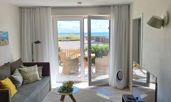 Hohwacht Apartment | Oceanfront Comfort at Meeresblick "Appartment 33"
