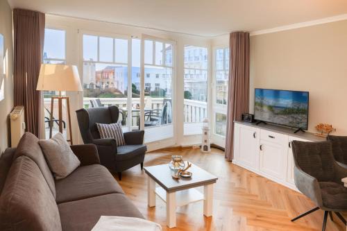 Kuehlungsborn Apartment | Oceanfront Retreat at Meeresblick - 4-Star Family Friendly
