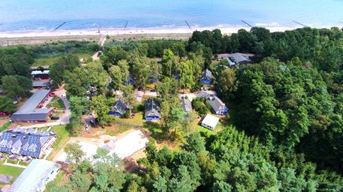 Ueckeritz Apartment | Oceanfront Strandhäuser Blankenfohrt with Hot Tub & More
