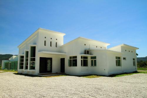 Shoufeng Bed & Breakfast | Discover Canaan: Family-Friendly Stay with Breakfast Included