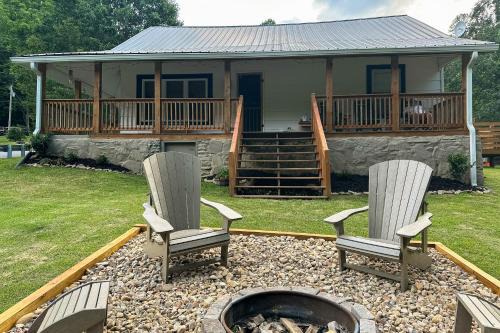 Whittier House | Relax at Meet Me At The Creek with Hot Tub Access