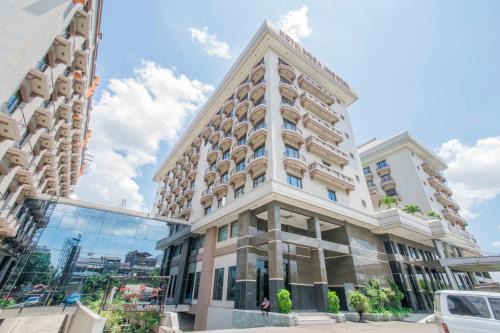 Kemanggisan Hotel | Inviting Mega Anggrek Hotel Jakarta Slipi with Pool & Spa