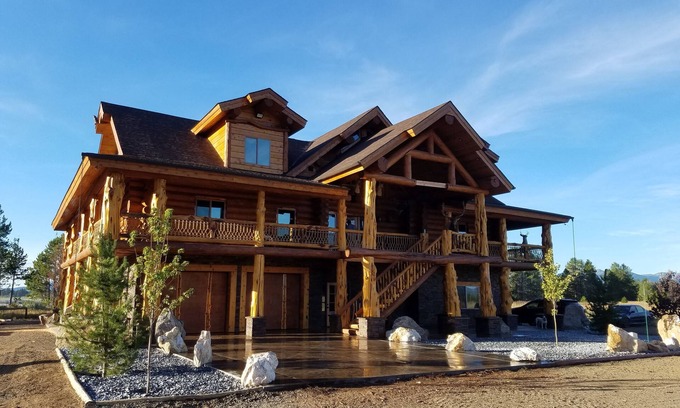 Tamarack Resort House | Top-Rated Mega Lodge in Donnelly with Lake & Ocean Views