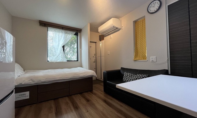 Meguro House | Elegant Meguro Ebisu Residence with Top-Notch Amenities