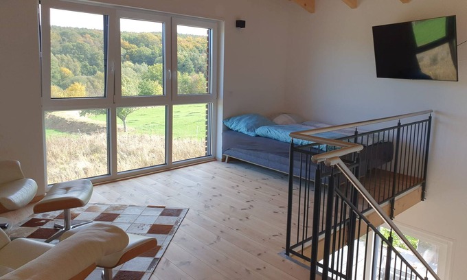 Hofgeismar Apartment | Comfortable Mehrbettzimmer with Shower and WC for Families