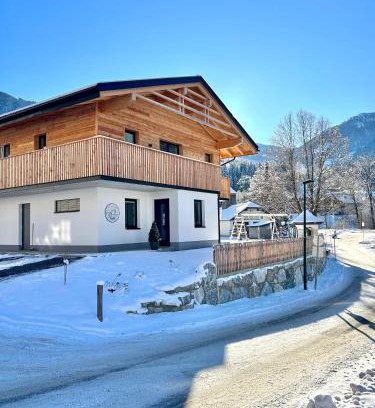 Schladming Apartment | Top-Rated Mei-so-nett Appartement Hutegger with Cozy Fireplace