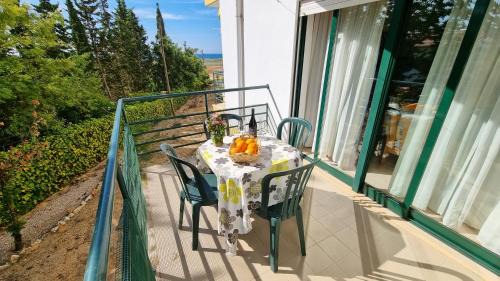 Meia Praia Apartment | Oceanfront Meia Praia: Guest Rated 9.3 with Private Beach