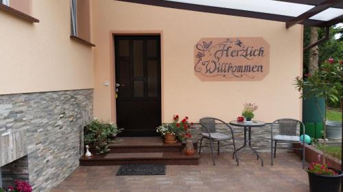 Tremmen Apartment | Discover Meiers FeWo: Pet & Child Friendly Retreat